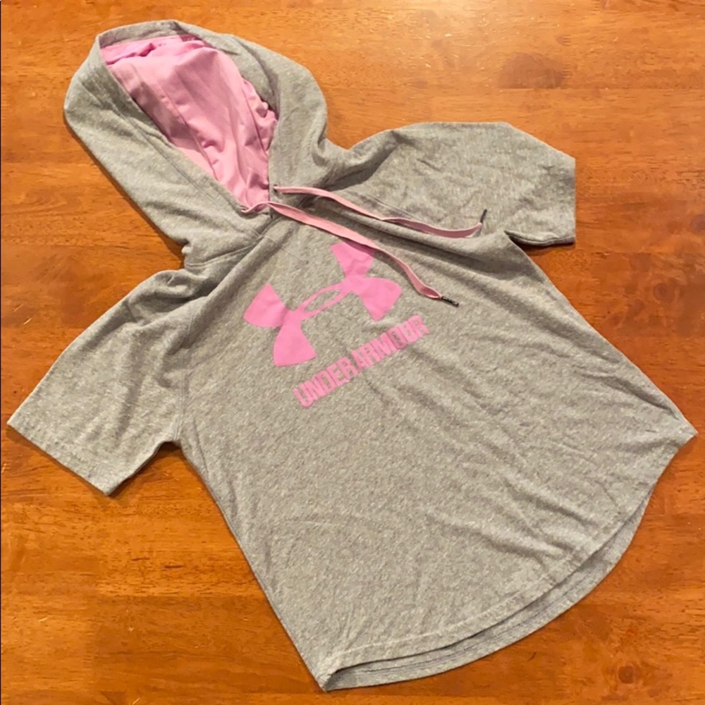 Small Under Armour Hooded Tshirt